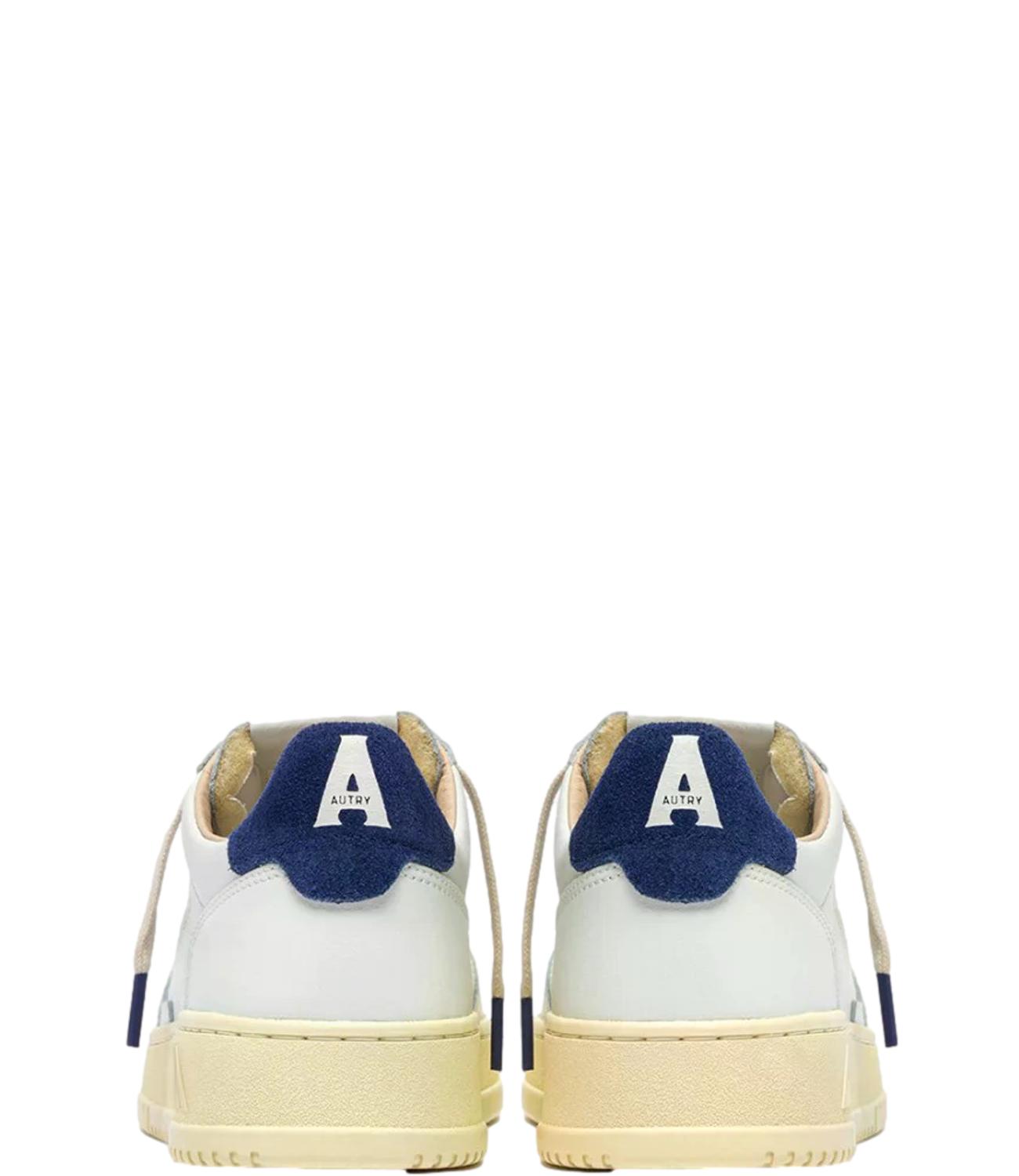 Sneaker Autry bianca in pelle con dettaglio blu Uomo