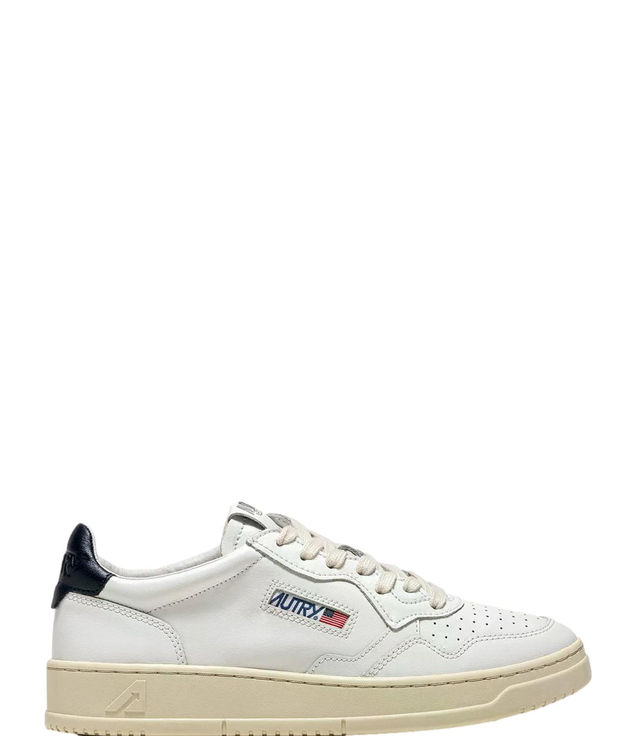 Sneaker Autry bianca in pelle con dettaglio blu scuro Uomo
