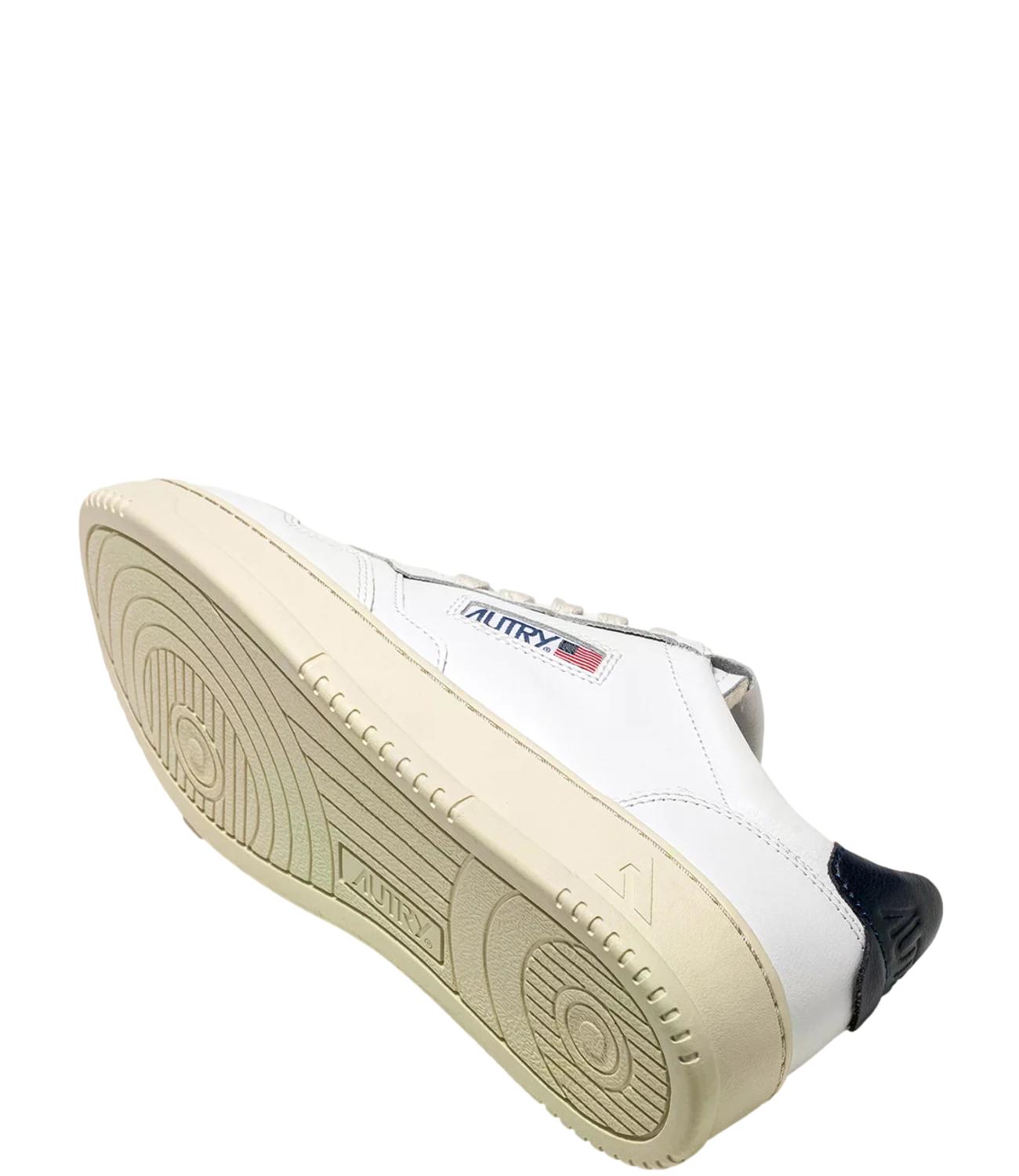 Sneaker Autry bianca in pelle con dettaglio blu scuro Uomo