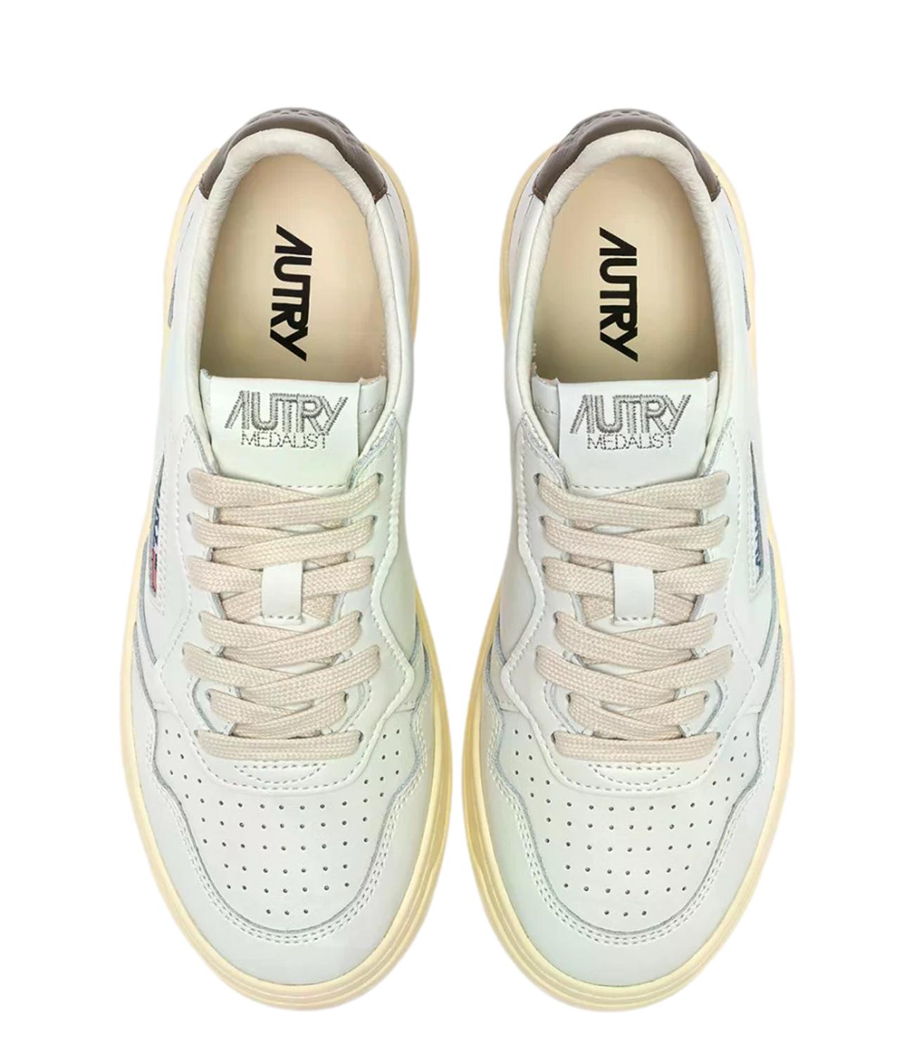 Sneaker Autry bianca in pelle con dettaglio tortora Uomo
