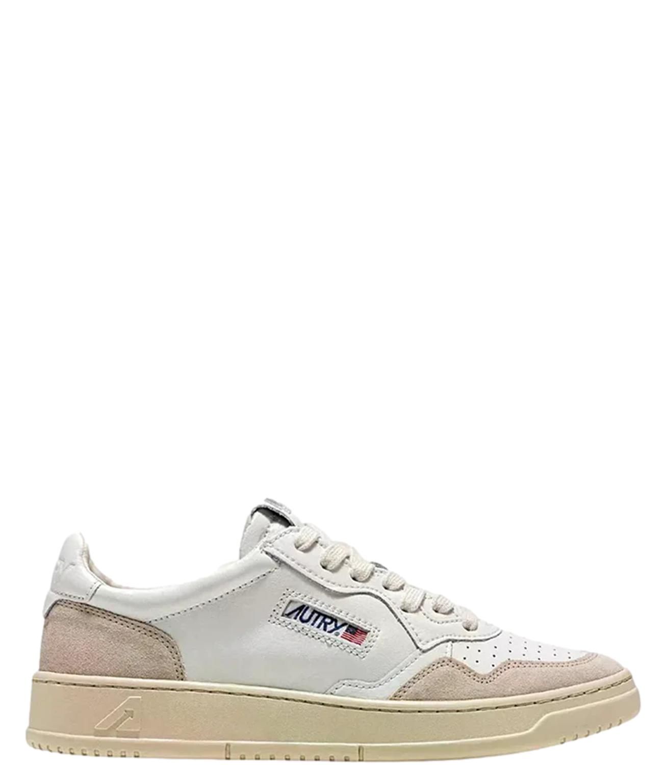 Sneaker Autry bianca e beige con inserti in suede uomo