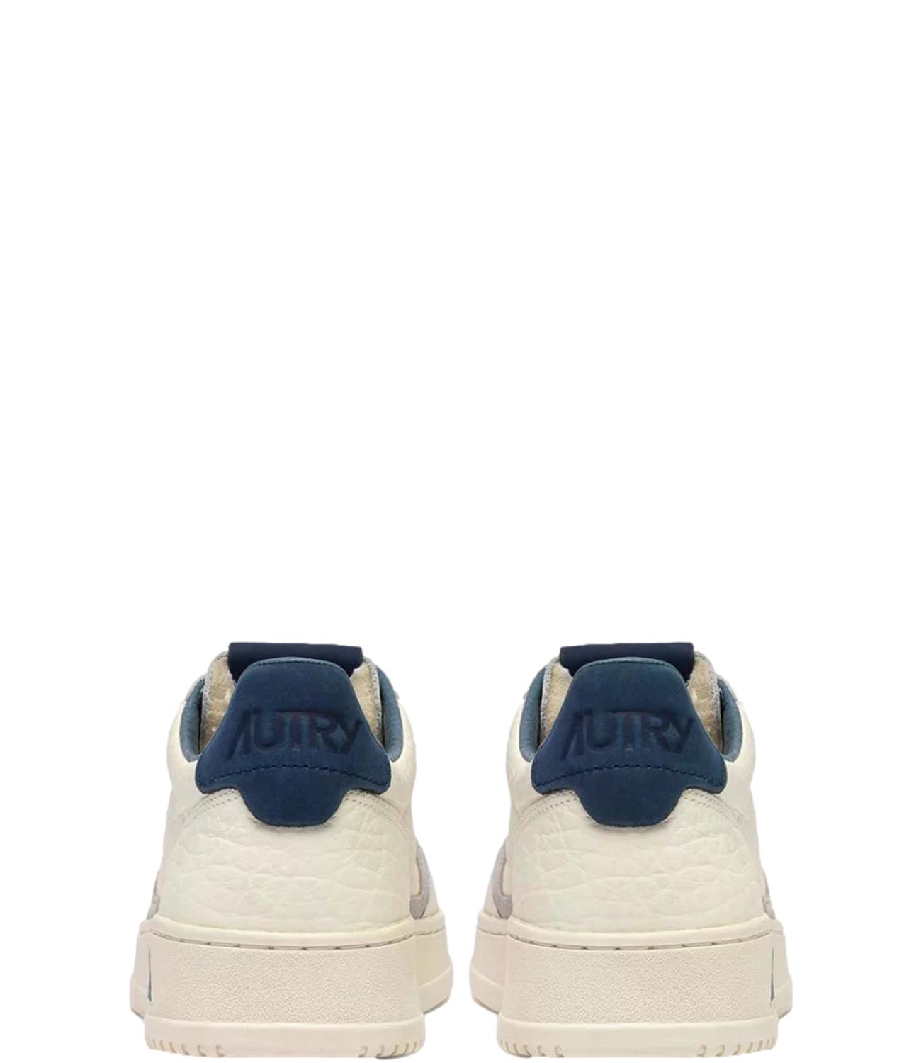 Sneaker Autry bianca in pelle martellata con dettagli blu Uomo