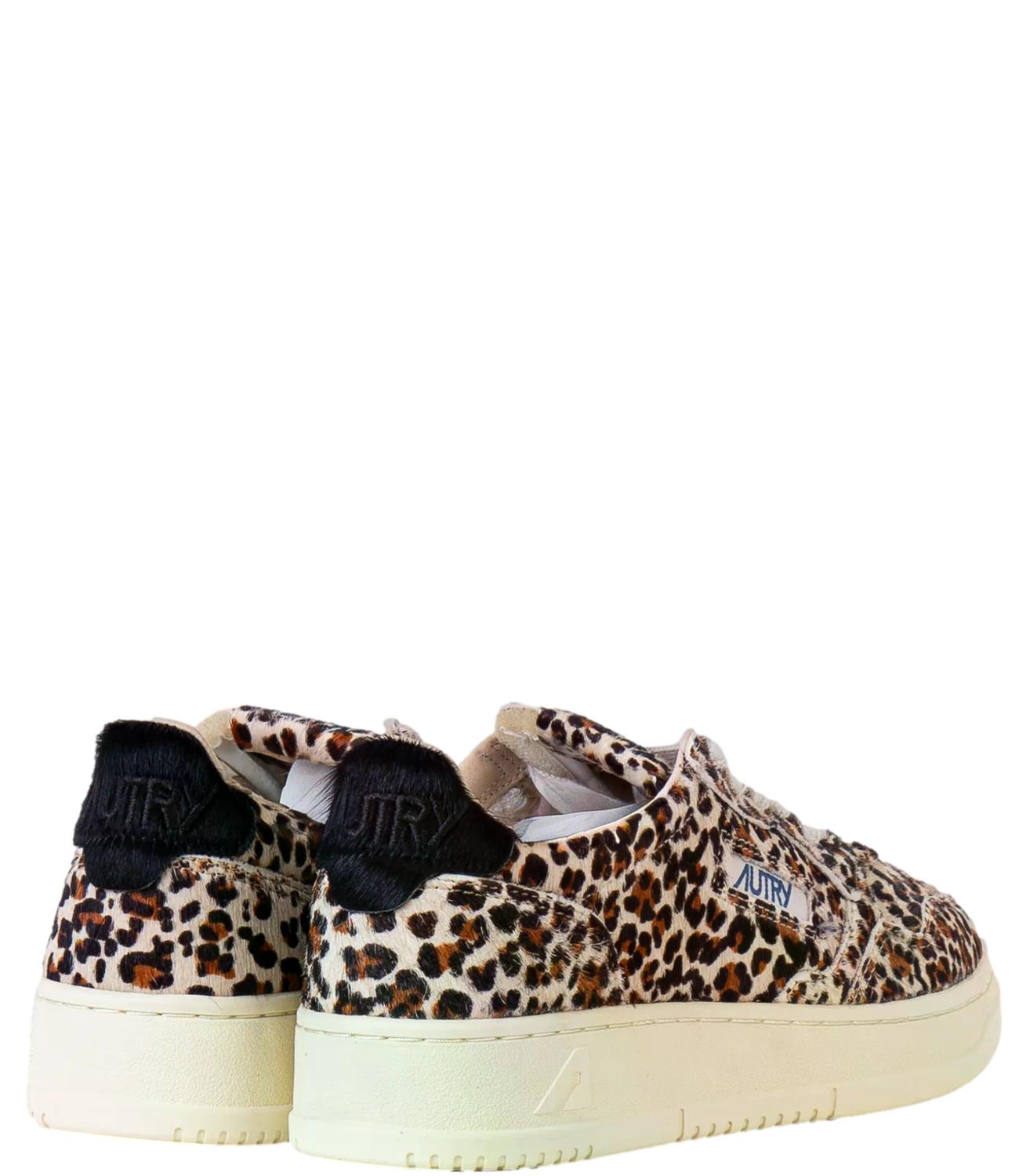 Sneaker Autry animalier leopardata con dettaglio nero Donna