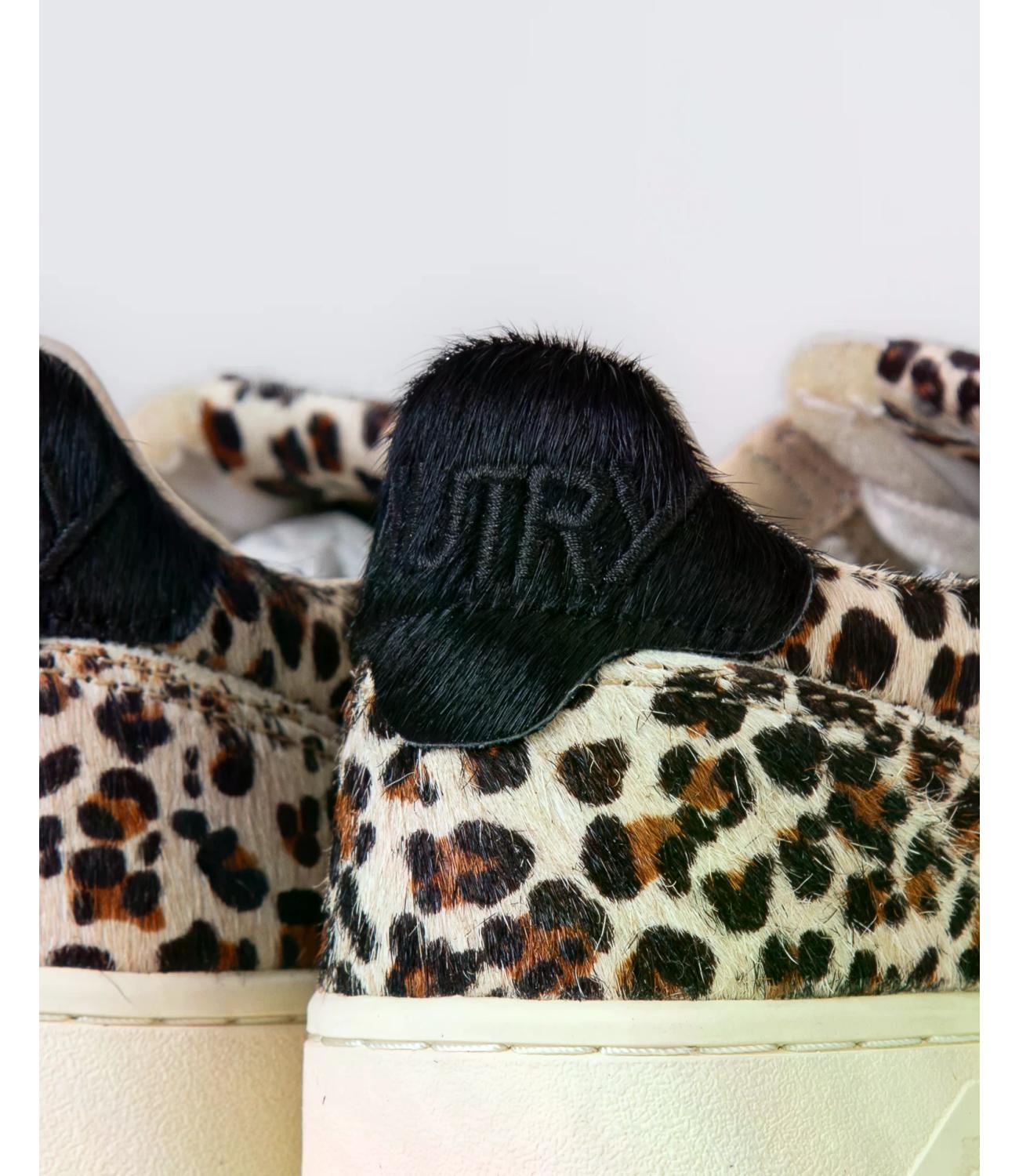 Sneaker Autry animalier leopardata con dettaglio nero Donna