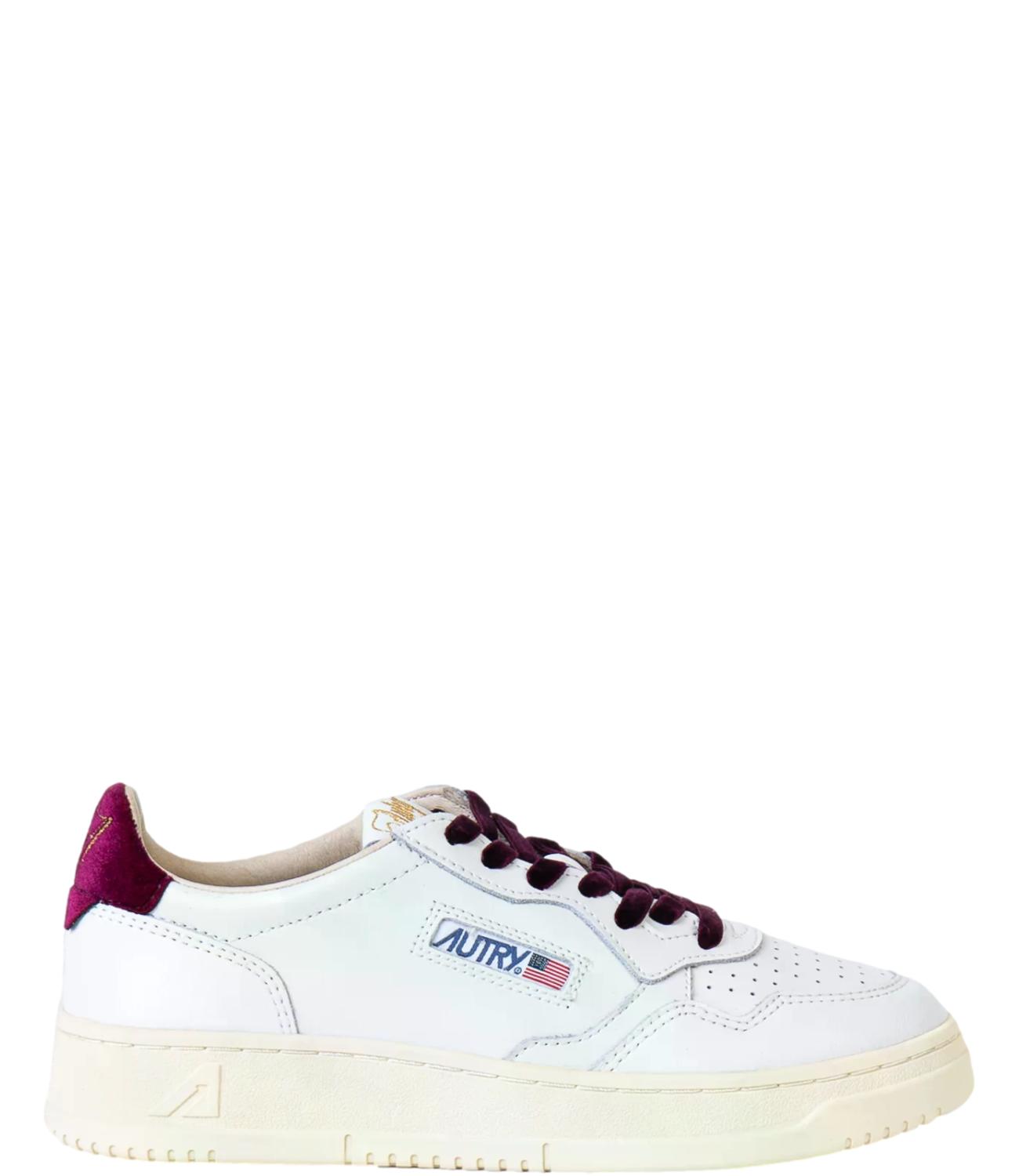Sneaker Autry bianca in pelle con dettagli bordeaux