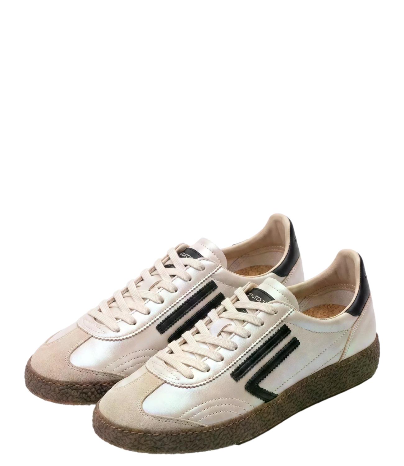 Puraai sneakers Ice taking